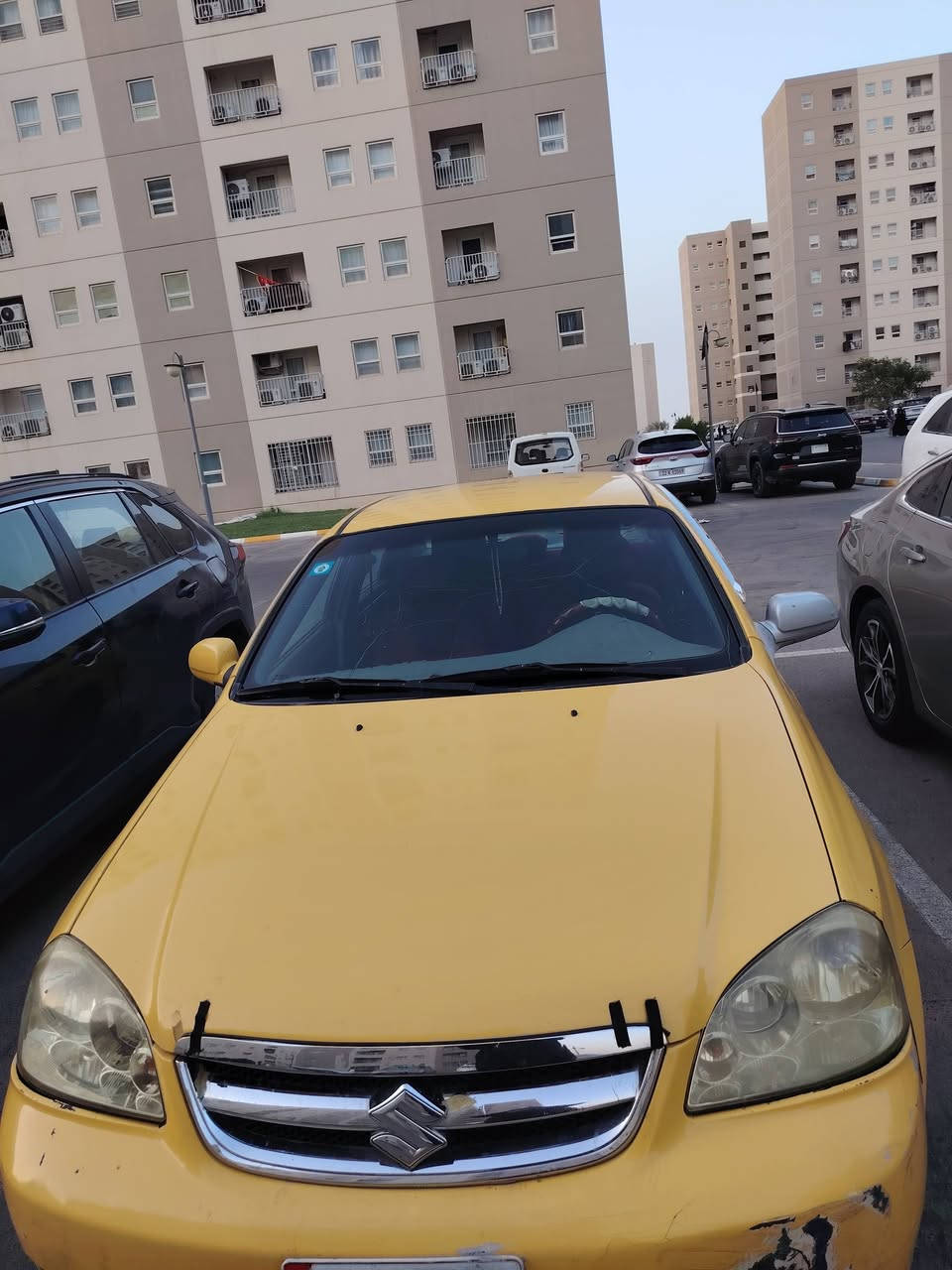 فورنزا تكسي موديل ٢٠٠٨للبيع رقم دولي سنوية باسمي لنهاية ٢٠٣١ محركهة بي كازكيت سيارة ما بيه تبديل فقط طخة بالجاملغ الخلفي مصلحة. السعر ٤٥ ورقة السكن بسماية هاتفي ***********.
