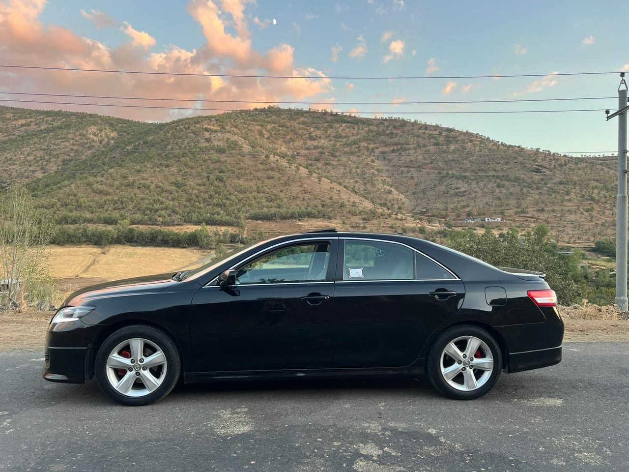 کامری ٢٠١١ SE فول مواسةفات بيلاد سپؤرت 
دةبل گزؤز سوكان ڤوليئوم  سلايت ناو كريمي  نمونةية لةجواني مةكينة ٤ پستون ٢.٥
گير و مةكينة  بةشةرت نةكراوةتةوة  
ماوةي رؤيشتن ١١٢هةزار 
زؤر پاك ماوةتةوةو توندو تؤلةو  بي تةقةو رةقة بي مةسروفة
بة نسبةت بؤياغي چاملغ و روبح و بونيتي لاي سايةق بؤياغة بةعال قنجيكي بةتانةي هةية   سةنةوي   نوئية بة ناوي خؤمة تا  ٢٠٣٠

نرخي ١26 گةلاو مةجاليكي كةم
*********** السليمانية, العراق
