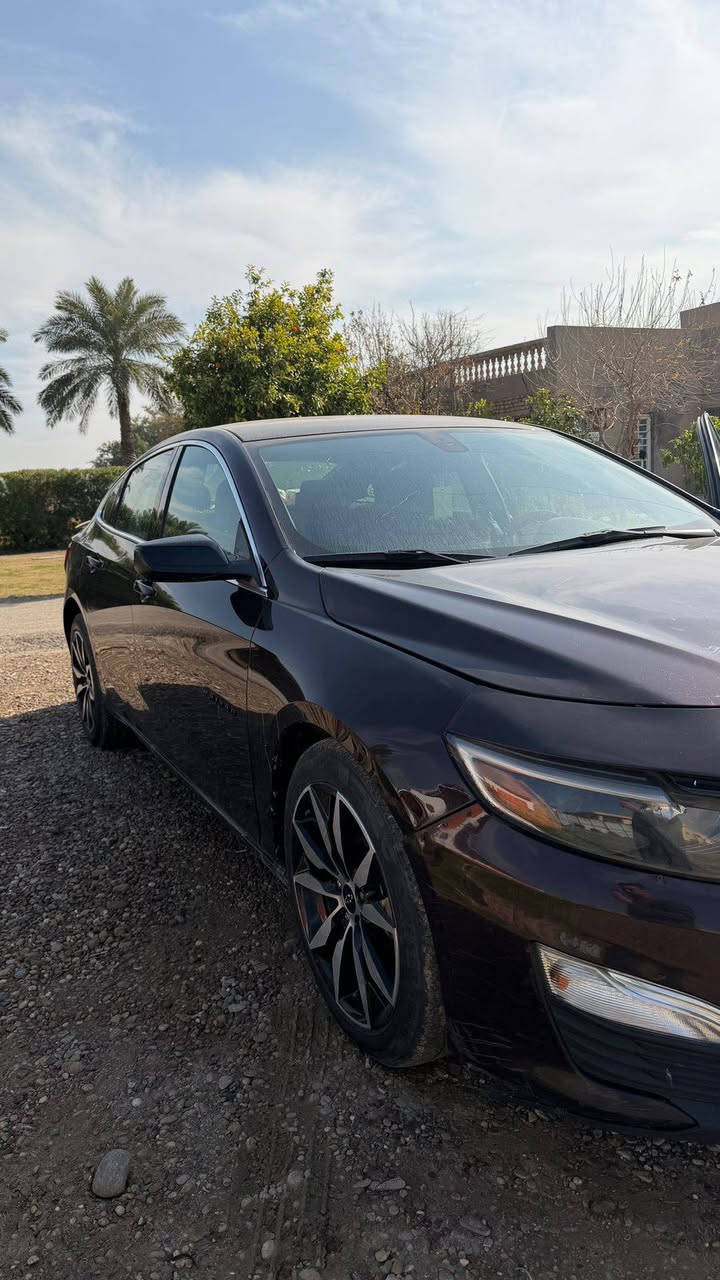 للبيع - شيفروليه ماليبوRs موديل 2021 
المواصفات:

 • المحرك: 1.5 لتر تيربو (1500 CC)

 • ناقل حركة أوتوماتيك

 • فئة Rs

 • تشغيل بصمة + دخول ذكي

 • شاشة لمس 8 إنش

 • كاميرا خلفية

 • تشغيل عن بعد

 • بلوتوث + USB + أبل كاربلاي / أندرويد أوتو

 • مكيف أوتوماتيك

 • مصابيح LED نهارية

السيارة رقم سليمانية حرة 

السعر 108

مكاني بغداد التاجي 

***********

***********
