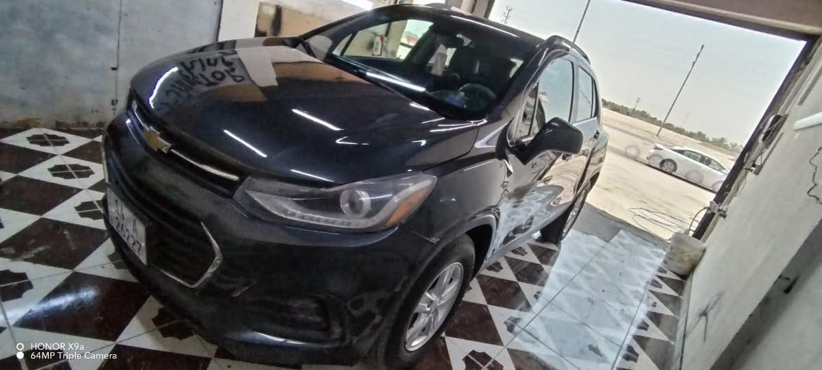تراكس ٢٠١٨ أمريكي فقط باب السايق مصبوغ والباقي كفالة حدادة تبريد بصمة اربع أبواب تشغيل بصمة كامرة شاشة دوارة رقم بأسمي لغاية ٢٠٣١ مكينة أربعة سلندر تيربوا ماشيه ١٢٠ الف السعر ٨٠ وبيها مجال ***********
***********
