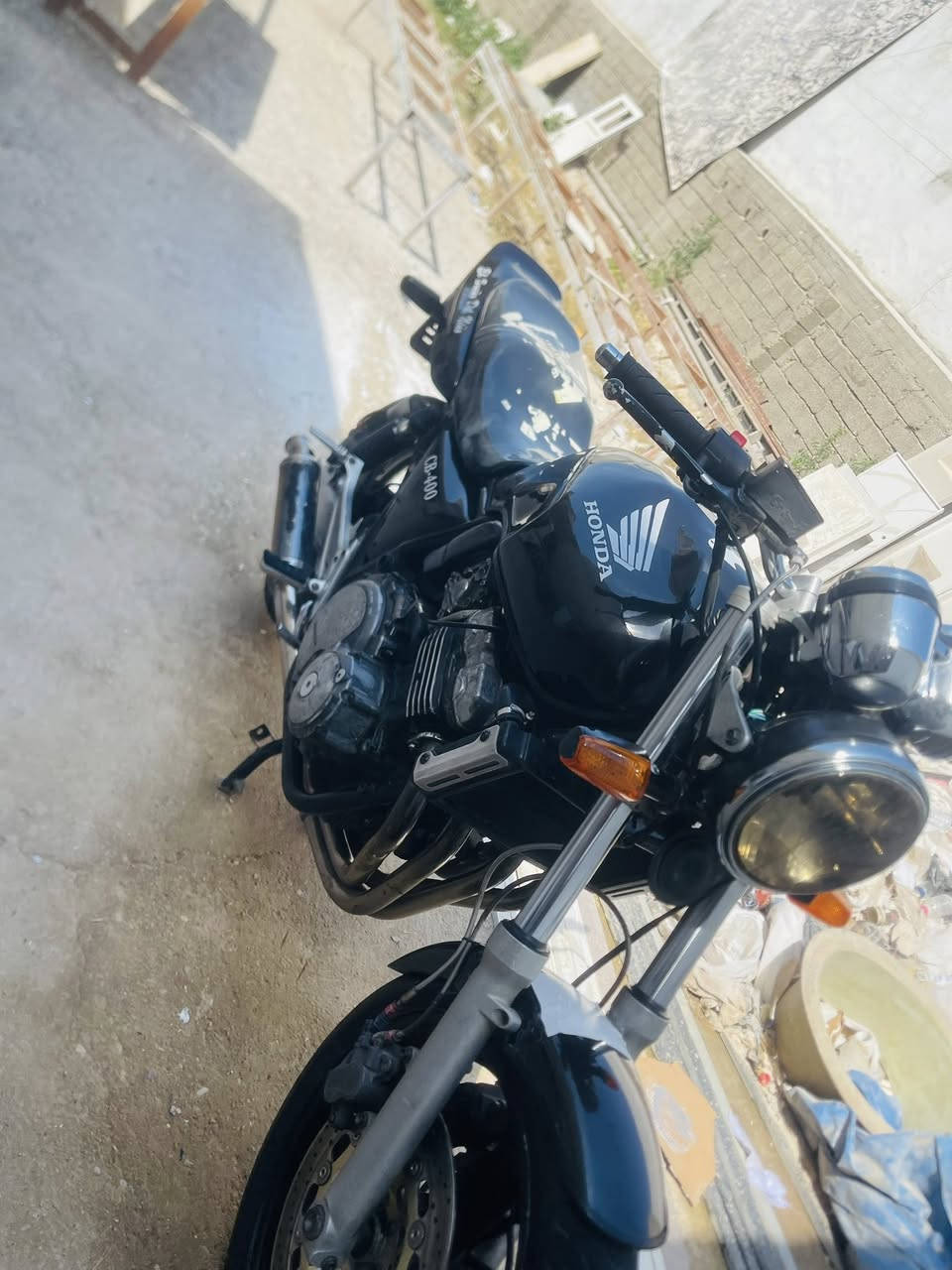 بطح للبيع cb400شرط مكينه مامفتوح كير ابه شرط كهربيات كله شغال موديل ٩٦مكان كركوك خابر تدلل***********
