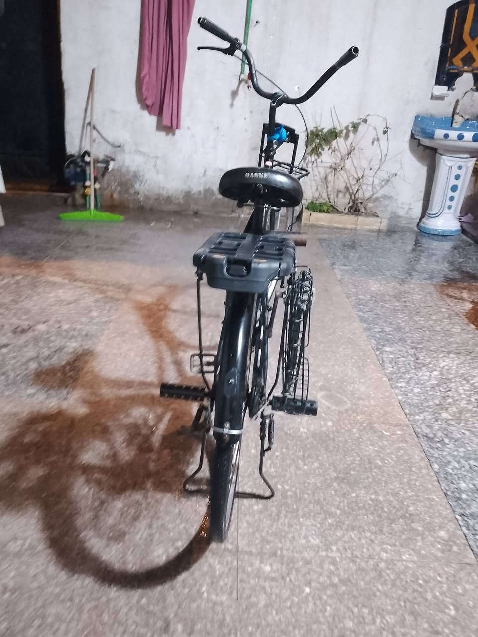 السلام عليكم للبيع بايسكل بصره من الداخلي  اريدك 60 وهذا الرقم***********
