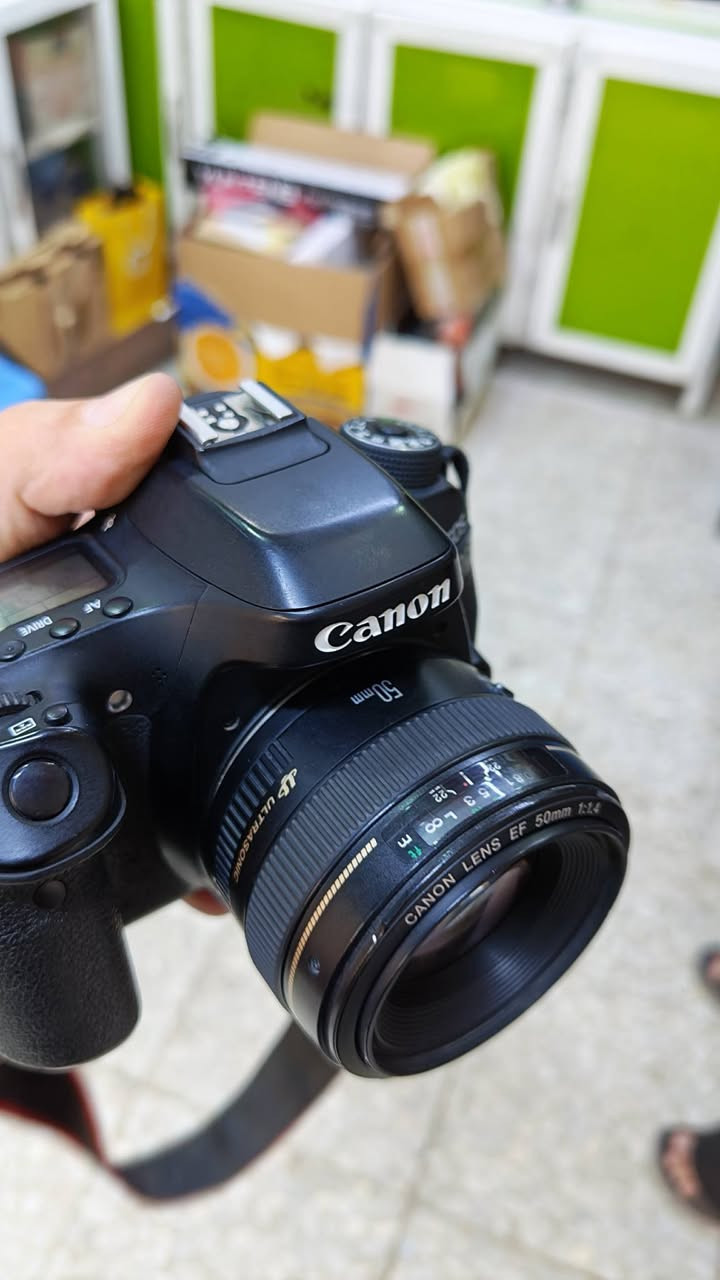 Canon. 80D+50 F1. 4
نضافه 99كامل ملحقات اصليه حزام شاحنه بطاريه جنطه
سعره 725الف 
مكاني بابل 
***********
