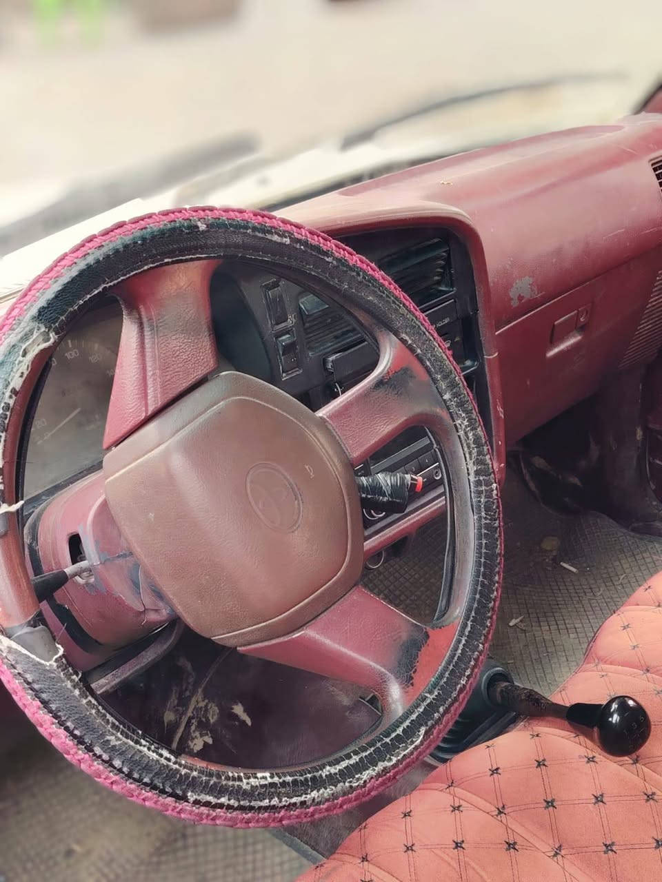 السلام عليكم ورحمة الله وبركاته... سياره موديل 89.محدثه 96 دبل دشبول احمر مثل اشوف بل صور كير محرك شرط 4 تايرات جديد رقم صلاح الدين.. مكان السياره فضاء العلم سمره ***********... السعر 50 وبيها مجال .... لمو شراي لايعلق تعليق سلبي وحياكم
