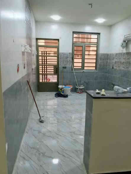 لام عليكم 
عندي بيت للبيع في مجمع الزيتون السكني في شارع الزيتون في ابو غريب ضمن شركة لوتكا رقم العقار 618 مساحة 252الواجهة 12.5طابق واحد ثلاثة غرف نوم وصالة وهول ومطبخ بي مبادرة القرض العقاري 125مليون مسدد منه 33 شهر سعره 295 مليون . مقدمة 187 مليون وباقي اقساط شهريا 548 الف 
للاتصال على ارقام  *********** او ***********
