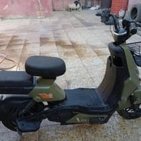 دراجة شحن بحالة ممتازة مع جميع ملحقاتها. اربع بطاريات بالكارتون ماماشي...
