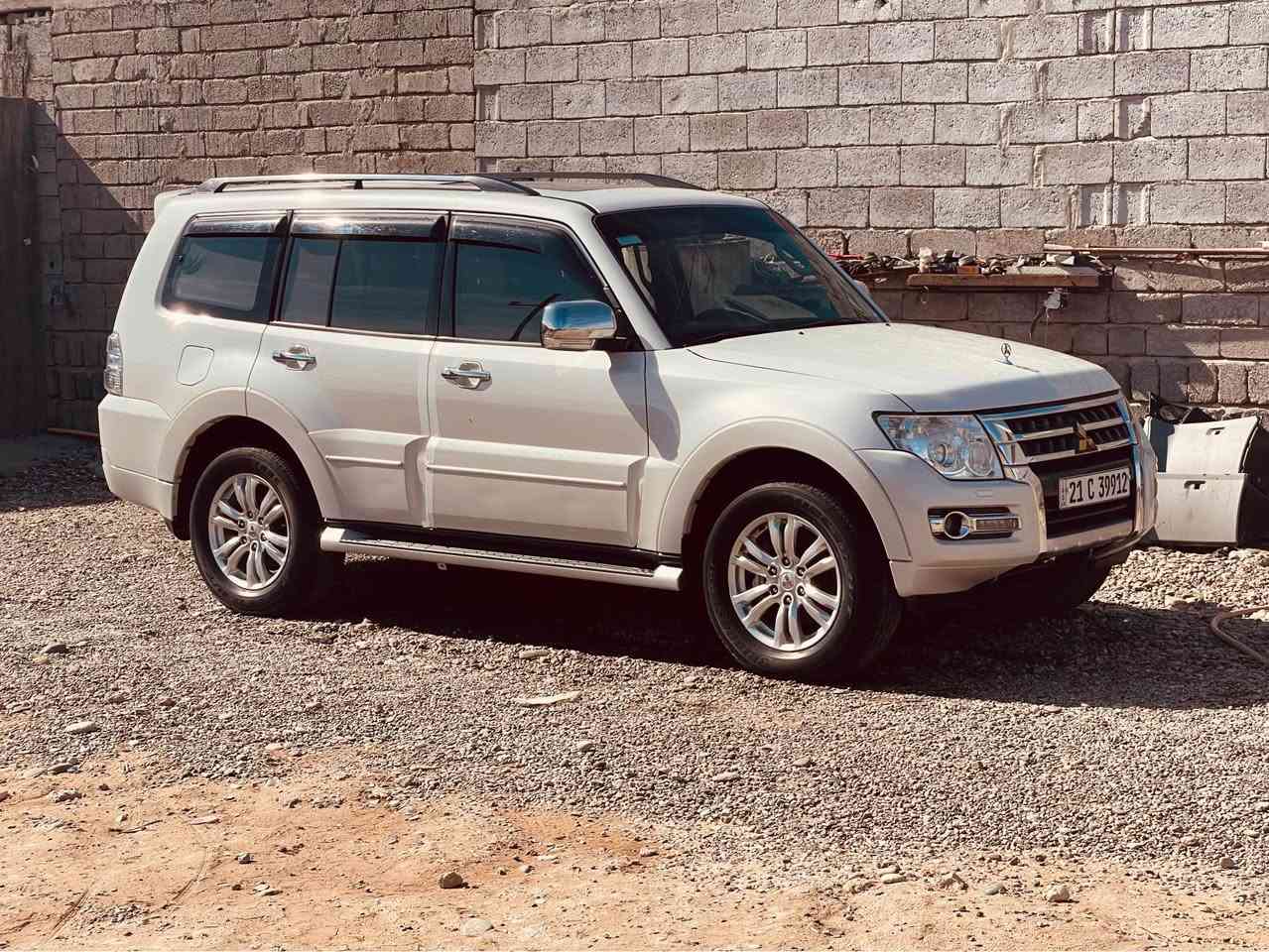 باجيرو 2018 حبتور ام العلامة الذهبية فول الفول .

سيارة مال جناي تخبل .

رقم سليمانيه بأسمي التحويل 

وهزة وفحص كلة جديد  .

السيارة جديدة ونظيفة وبدون اي نقص نهائياً .

ماشية 129  الف كيلومتر .

مكينة 3800 المرغوبة .

اللون ابيض صدفي .
🙏🏻🙏🏻🙏🏻🙏🏻🙏🏻🙏🏻

المواصفات : 

فتحة سلايد .

دمامات .

زراگات لايت .

سستم صوت روك فورد 12 سماعة .

الكشنات كهرباء .

ثلاجة بلفرس .

مري شفط .

المراية الوسطية بيهة نظام تعتيم .

لايت عدسة زينون بلادي .

لد وبلوجكتر امامي .

مانع انزلاق + فورويل .

شاشة كبيرة .اضافه شاشات خلفيه بلاديه

فول تحكم ستيرن 3 جهات مع الحاكية .

دواخل صاج .

داخل جلد بيجي .

حساسات خلفية .

٧ راكب .

تبريد 3 قطع .

وبعد بيهة مواصفات متحضرني ،

وغراضهة كاملة العدة والكتلوكات وسويج عدد 2 .

وكاملة بدون اي مصرف نهائياً وتخم تاير جديد .

السعر :.22000$ شدنين وعشرون ورقه وبيها مجال 

المكان الدوره بغداد 

للأستفسار : *********** بغداد, العراق
