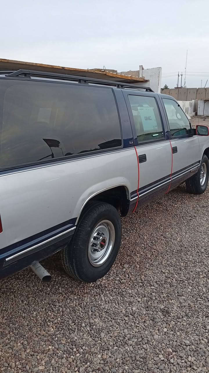 جمسي موديل 1996 مكينه 450نوزل كير 1000مكفوله من اي شي صدر جديد تأير جديد توني شادهن تبريد مع تتفه شغاله فول لايت زنون سعر 100ورقه بيه مجال حك الجيه رقم انبار مشروع وطني عدي وكله عامه احولك رقم الهاتف ***********التصال على الهاتف فقط
