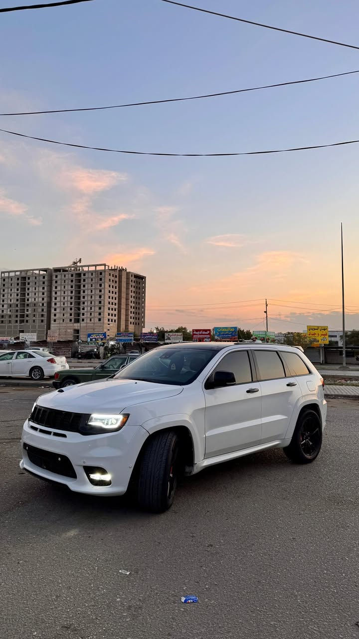 جيب اوفر لاندv8(موديل 18)
السيارة جديدة بمعنا الكلمة فول الفول
اضافات الي عليها
ستيرن srt
فچوچ برمبو
سبايدرات
داخل كشنات احمر والدشبول خياط 
ويل srt
فووووول مواصفات للاخير 
8سلندر
كل المواصفات بيها
بانوراما سلايت 
رادار امامي خلفي +توقف ذاتي
نقط عمياء جانبيه 
حساس امامي+خلفي
فجوج برمبو 6بستم 
كشنات امامي تحكم كهرباء
كشنات (تدفئه تبريد) الامامي
كشنات خلفيه تدفئه 
خزن ميموري 
بصمه تشغيل 
بصمه ابواب 
تشغيل عن بعد 
شاشه جبيره SRT 
كامره خلفيه دواره 
صندوك كهرباء 
استيرن كهرباء +فول تحكم +تدفئه 
شفتات كير بالاستيرن 
هيترات بالمري + مري قلابه
انضمه قياده متعدده (ثلجي رملي صخري طيني)
دبل كير (عادي اوتماتيك)
نضام سبورت ونضام اقتصادي ECO
سستم صوت محيطي 12سماعه  هارمن ودمام خلفي 
اشاير بالمري
وضعيات قيادة 5 (sport) (Track) (auto) (snow) (tow)
 

برمجة ايكل 
هدرز شورت 
كزوز دبات كورسا وتفريغ
الاستفسار  : ☎️
***********
***********
