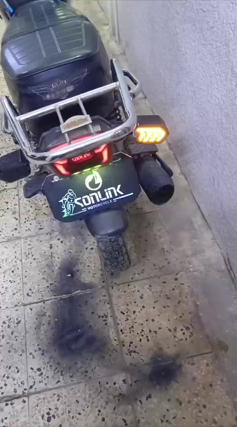 ٢٤ شكل ال٢٥ كلها شغاله تايرات ٢ جوها جدد منفيس موجود ٦٠٠ وبيها مجال
***********
