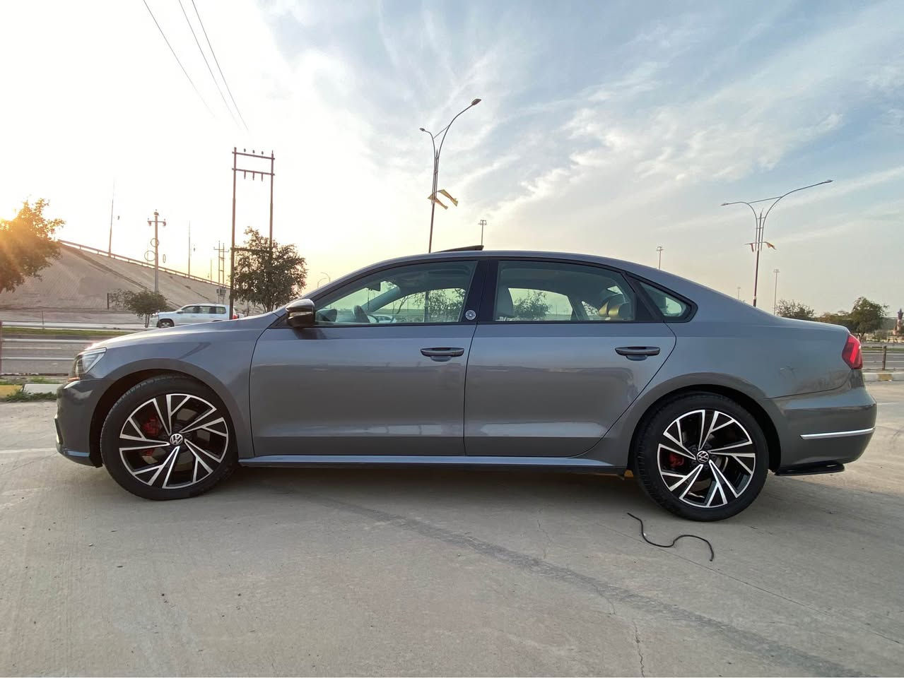اللهم صلى ع سيدنا محمد (ص)

VW Passat Wolfsburg Edition 2019

يعني فول و فلافل فول قبات

محرك 2.0TSI  4سلندر اقتصادي و سرعة 

قوة حصانية 177

كير / 6 نمرات 

تانكي بانزين 70 لتر 

لكل 50 لتر يمشيك 600 km داخل و 700 kmخارج و اكثر 

ممشى سيارة 173km 

بصمة و بصمة ابواب 

كشن جلد و هيتر 

كشن كهربائي

كاميرة امامي خلفي و تسجيل حوادث امامي و خلفي

تاير جديد لوك ويل حجم 18 فلنجات جديد 

بلكات و ايدامة و دهن محرك جديد و دفتر دهن موجود 

دفتر بنزين موجود 

كاعيات ( ارضيات سيارة) بلادي شركة موجودة

لايتات زينون + كشافات لايت شمسي كلش قوي

تقريلا سيارة يمي مامشتم بنزين عادي 

كلة محسن و مرات سوبر 

فول دلال مدلل 

………

ضرر سيارة

بدون ايرباك ❌ 

بنيد و جاملغ امامي سائق تقرير سرقة امريكا 

و جاملغ خلفي سائق صبغ عراق 

تعديل بارد شبر باب سائق خلفي سكن سائق 

تعديد خفيف سقف شبر شبرين 

و سيارة شرط من كل نواحي و مابي مصرف دينار عراقي

وسعر سيارة 129$

ومجال للطيبين

الف رحمة للحليب امك اذا ماعجبك سيارة لا تكسر بحلال عالم 

وتحياتي

***********

واتس فايبر تليكرام

سيارة بسمي شرط تحويل كركوك, العراق
