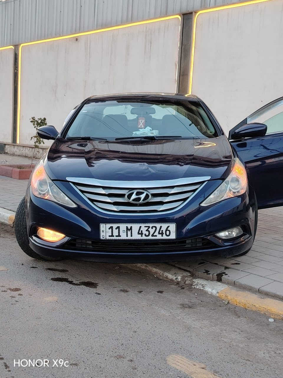 للبيع سوناتا 2014 كلين تايتل
............ 
مكينة ٤ سلندر  2400
بدون حادث بدون قطرة صبغ كفاله 
عامه ماعدى بابتين مبدلات نفس الون 
فقط بدوووون صبغ بدون ايرباك 
جاهزة السيارة ومال جناي وبالخير علياخذها 

رقم بغداد الجديد الانكليزي باسمي تحويل ثاني يوم باسمك 
بس البنيد بي بارد ومبين بالصور يرادله ترتيب 
سيارة جديده وبالخير علياخذها 
سياره تراي مال زيرو 
ضايفلها شاشة وكامرة.......
 السعر ( 109)
المكان بغداد الاعضمية 
***********
