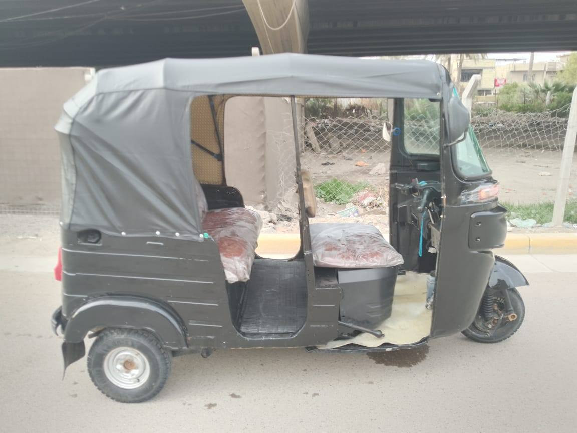 السلام عليكم
تكتك 2016  رقم وسنويه نضيفه و محرك 20 
مصبوغه صبق جمالي 
السعر 5 مليون وبيها مجال المكان بغداد دوره 

رقم  الهاتف ‏‪0776 882 4980‬‏
