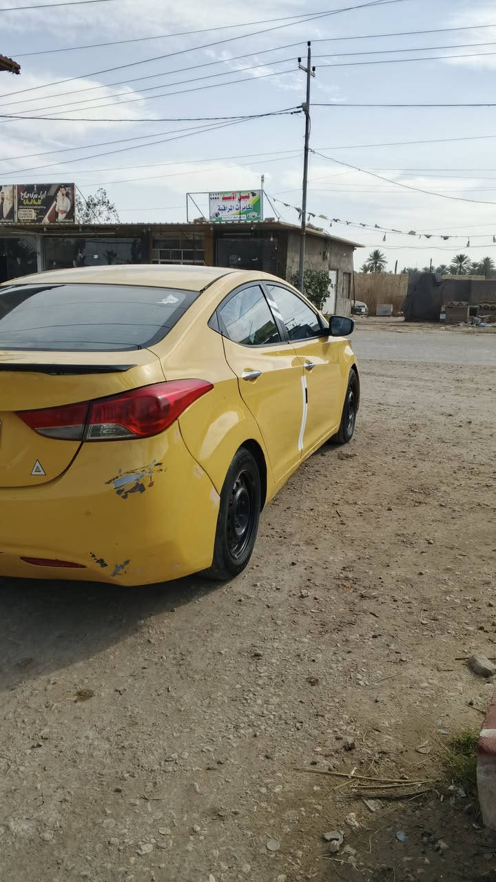 البيع او مروس حسب القناعة        السلام عليكم موديل 2012 محرك وكير مكفولت تخم تير جديد بتري جديد السياره جهزه كهربية  كله شغال مكاني بابل محاويل هيه وغرمات مصفره شرط التحويل خليجيه السياره تبريد قطعتين مامتوجد عله فيس *********** السعر 85وبيه مجال
