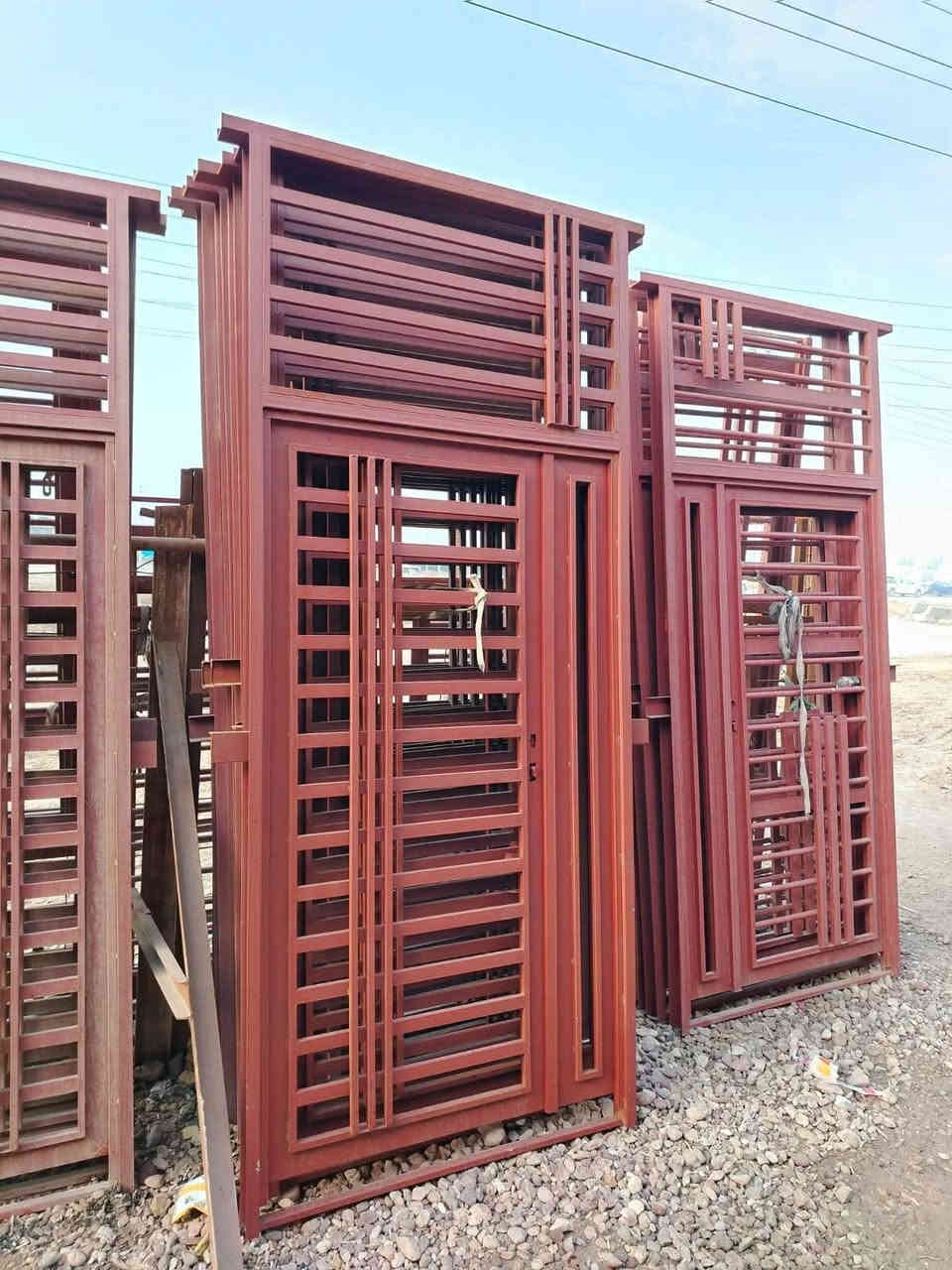 📐حداده ابو نور العزاوي
  كافه انواع الحداده🧑‍🏭
 ابواب🚪 شبابيك 🪟 كرفانات🏪 محجرات ☑️سقايف كيسبان✅ غرف سندويج✅ سياج خارجي ✅ مراجيح ✅قمريات ✅يتوفر لدينا احدث الديكورات التركية  🇹🇷 
جميع اعمالنا كتيبه بارزة
 العمل داخل بغداد العنوان بغداد الدورة البعيثة مقابيل مجمع الحليم شارع العام مجاور مكتب بيتي للعقار  
رقم الهاتف / ***********
