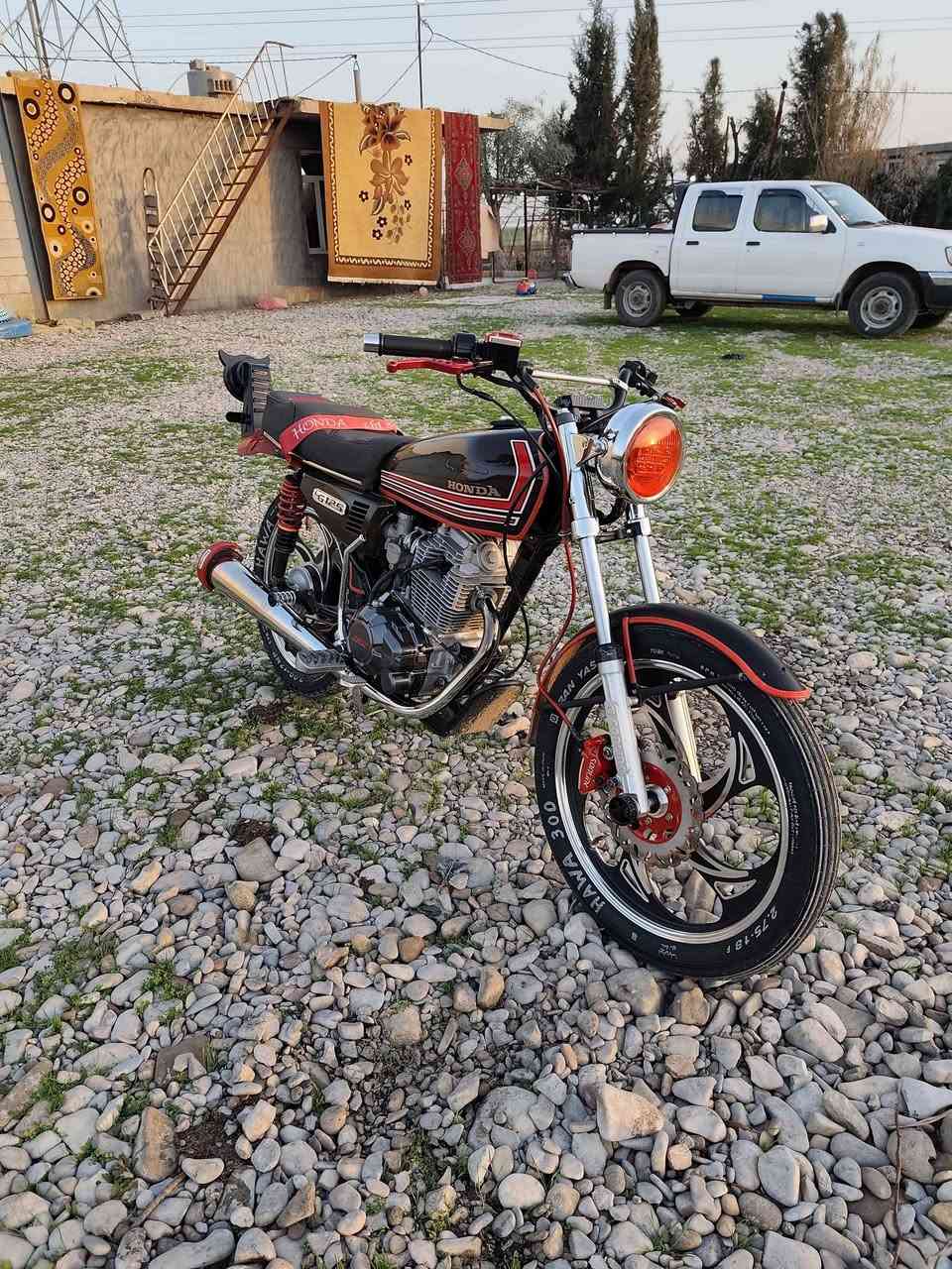 بەناوی خوای گەورە . 
ئەم ماتۆڕە بۆ فرۆشتن .
تازە دروست کراوە 0km
پێویست بەوسف ناکا
هەموو گیان تازەیە و لۆک بۆی هێنراوە
جگە لە دوو سێ برغۆ هەر پارچەیەکت دۆزیۆ کۆنەبێ بە بەلاش بیبە ، 
مەکینەی crx 300cc
مۆدێلی 2026 
10 بۆ 15 ڕۆژە دروست کراوە هێشتا بەتەواوی زەختی لێنەکراوە .
بۆ سیعر چات کەن یان تەلەفون *********** السليمانية, العراق
