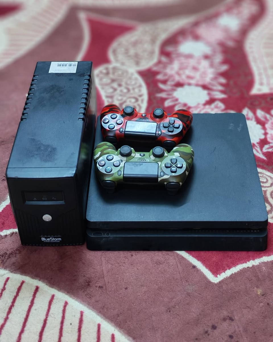 السلام عليكم عندي بلي ستيشن فور4قطعه نضيفه اوالايم سعره 220وبي مجال العنوان: مدينة  الرقم ***********
