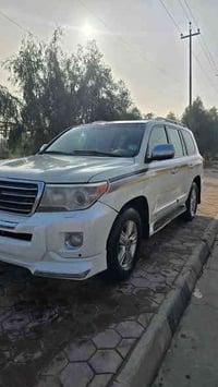 من رخصة أدارة هذه المجموعه المحترمين للبيع لاندگروز جكسارة موديل 2012 ...