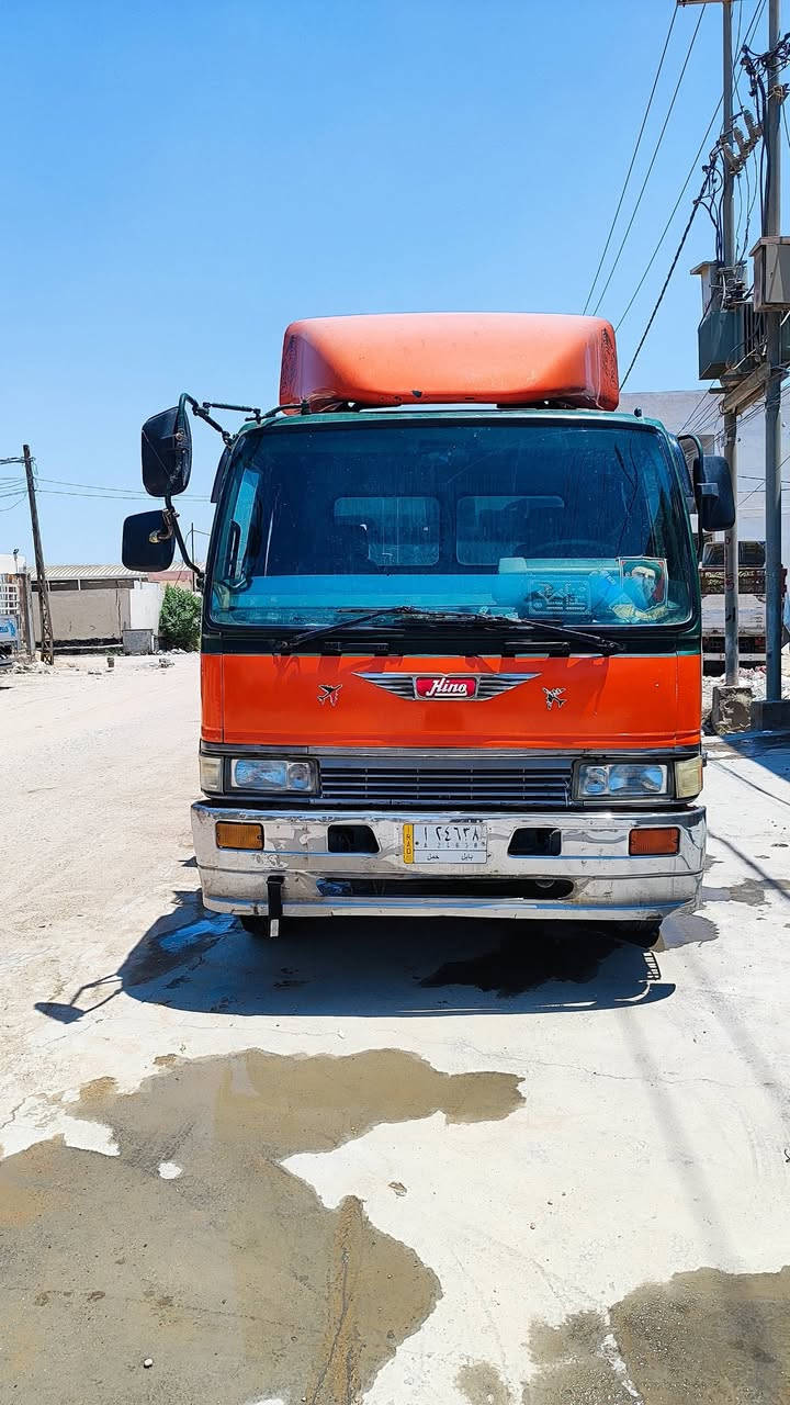 السلام عليكم هينو طيره موديل 94 رقم بابل الطول 6له عشره مكينه 70عادي جديده تخم تاير حداديه جديده كهربائيات التواصل ***********
