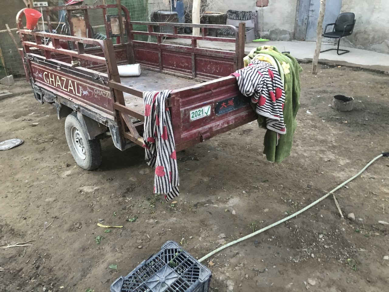 السلام عليكم ستوته ابيع موديل ٢٠ بيه وراق  سعره ٦٠٠ رقم تلفوني ***********
