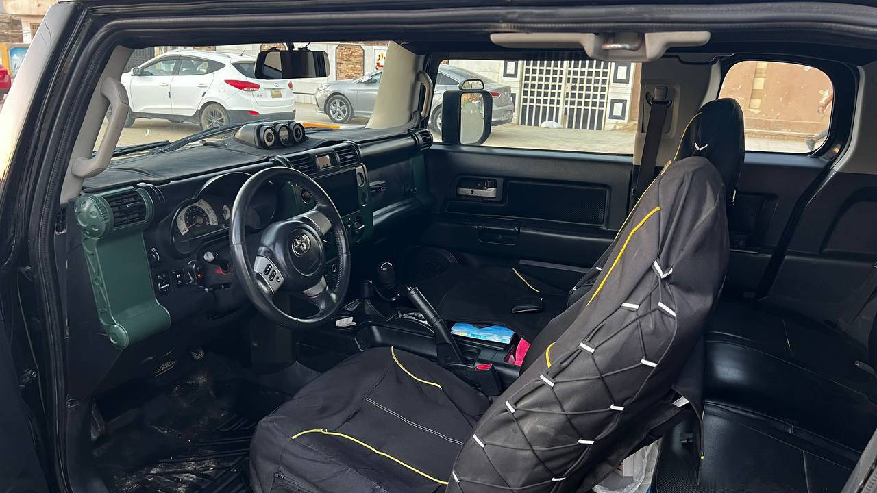 للبيع
FJ Cruiser 2007 4WD

- درع امامي رود ارمر
- السيارة عليها كت كامل ARB دبلات، طبلات، رباطات، وصدر كامل..
- كامرة امامي خلفي شاومي 10 انج
- سستم صوت JBL بالاضافة الى دمام و امبليفاير 
- كشافات توبيز

حادث السيارة: صفحة السايق باب و جاملغ امامي مبدلات.. 
السيارة جان لونها ازرق و اشتريتها مصبوغة عام اسود و موجود تصويرها بفترة الصبغ..

القمارة مابيها معجون فقط انرشت.. السيارة مكفولة من اي حادث قوي

السعر 168$
مكان السيارة بابل - الحلة
***********
