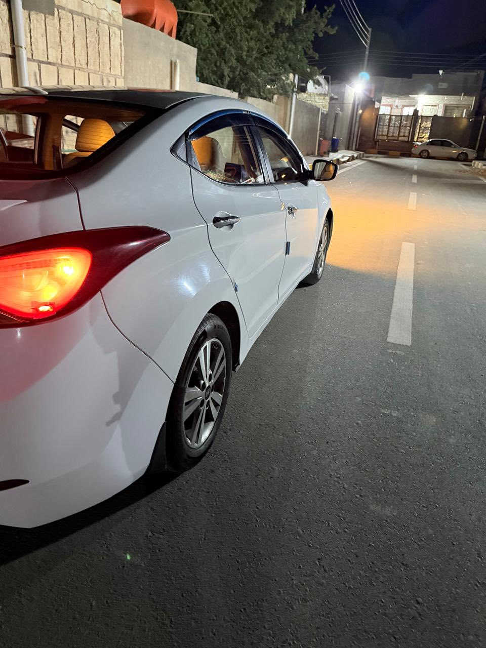 سلام عليكم النتره 2015 وارد خليجي السياره بيه صبخ بل جنطه موضح بل سونار وبل دوسه جه السايق سياره جديده كلشي شغال من طول لطول سعر(135)بيها مجال عنوان ذيقار قضاء البطحاء رقم ***********
