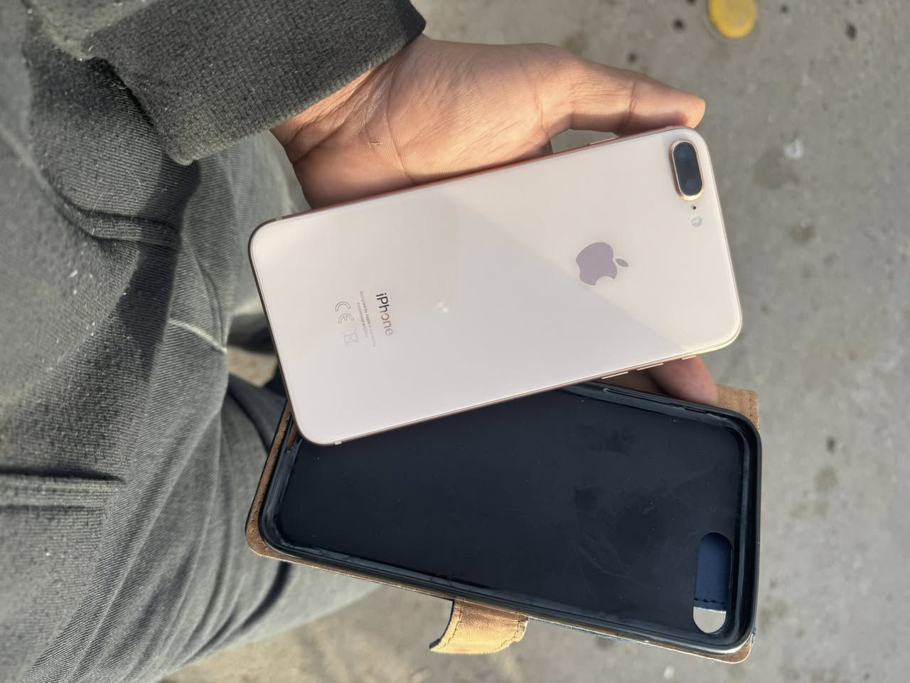 سلام عليكم ايفون 8 بلس نضيف كلش شخط مابي لا مفتوح ولا مصلح كامل من كلشي بصمه وكلشي ببجي 60 فريم العاب كله كامل بطاريه 77 بلادي لا مبدل ولا شي ولا يصرف ابد استخدمه يمي وشوف السعر 150 وبيه مجال للشراي مكان حله مركز بابل حله مركز باب المشهد ويوجد توصيل داخل الحله رقم وخاص ***********
