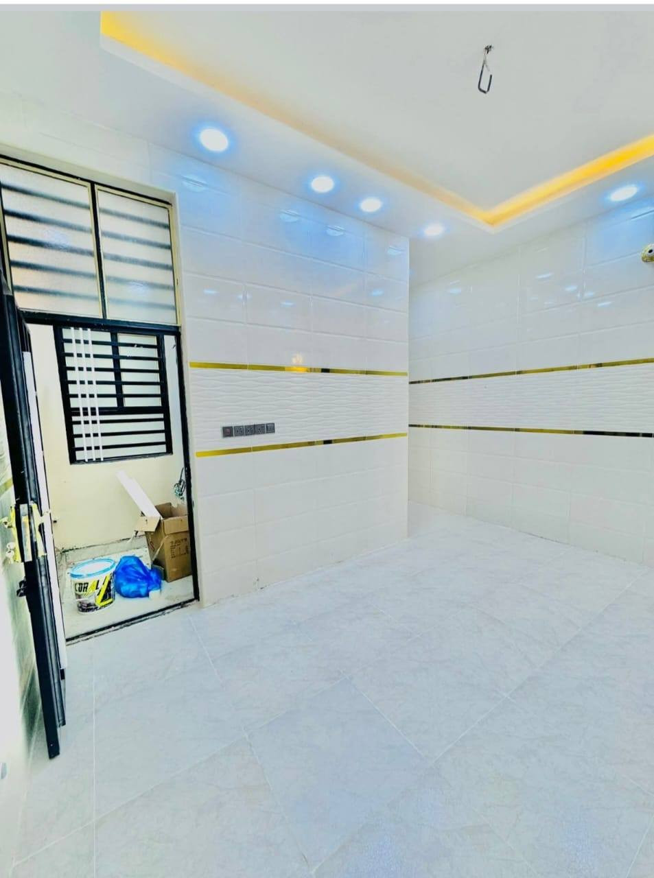 يعلن مكتب الاخوين للعقار مقابل قريةالغدير مباشر عمود ((((( 291)))))))
100 م
#طابو_زراعي***********

#نجف مقابل _قرية الغدير 
شغل جناي
شغل درجه آولى حقيقي 

اساس وسقف صب مركزي 
بناء طابوق 🧱 
غرفه وصاله وستقبال ومطبخ وصحيات داخليه وخارجيه 
بيت جاهز مفتاح 
شارع تبليط وكافت الخدمات متوافره والكيات الباب البيت النجف, العراق
