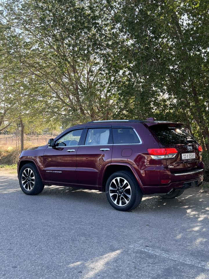 سلام عليكم
للبيع جيب كراند شيروكي فئه الاوفرلاند 
فوول مواصفات مرايات متغيره الون 
تبريد تدفئه كشنات سستم صوت 
سياره اعلى مواصفات ب موديلها 
جاهزه تخم تاير منظومه بانزين جديده 
حداديه جديده بالكامل وبعد بيها هواي
مواصفات من غير البانزين تستقبل عادي
شرط لا دونز ولا محسن 
للاستفسار الاتصال على الرقم 
*********** 
العنوان / بابل حي الجزائر
