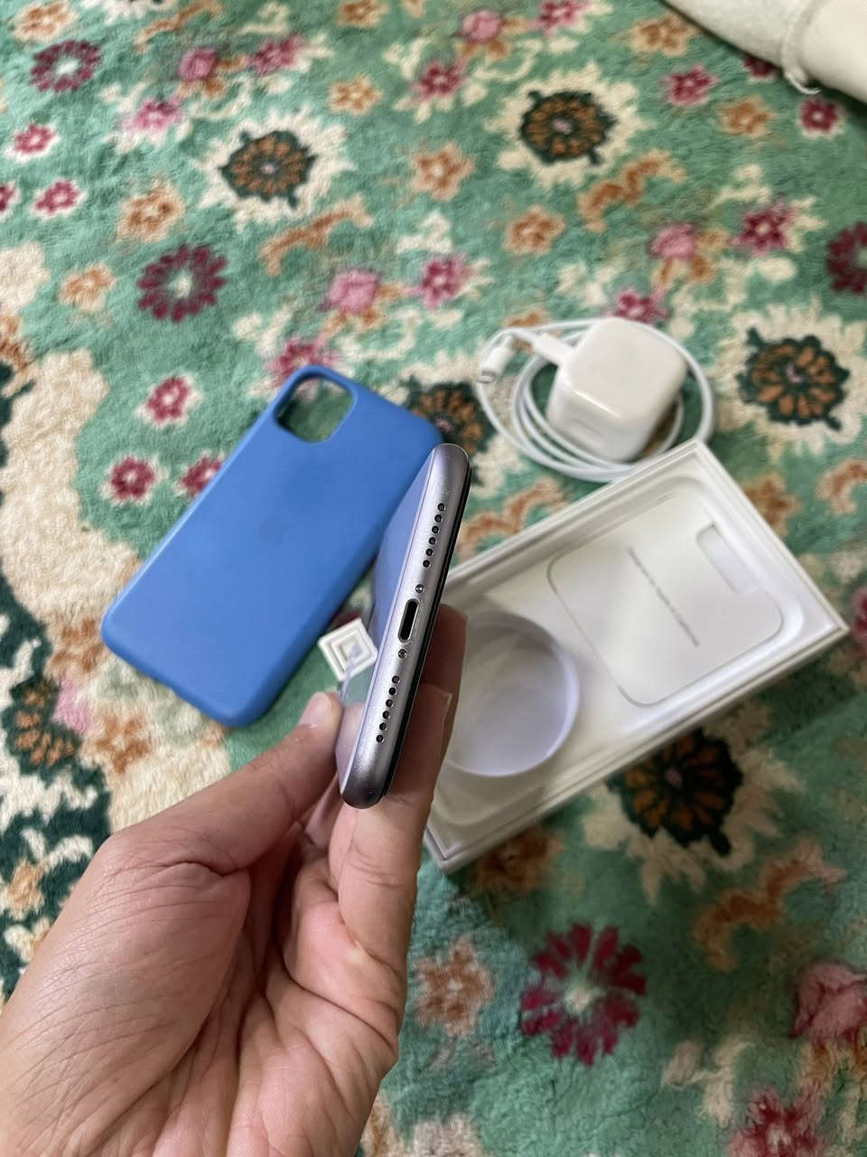 ايفون ١١ للبيع نظافة 99% ذاكرة 128 بطارية74 جهاز مكفول كلشي مابدل بي كامل ملحقات مع كفر وشاشه حماية السعر 250 تواصل خاص و واتساب ***********
