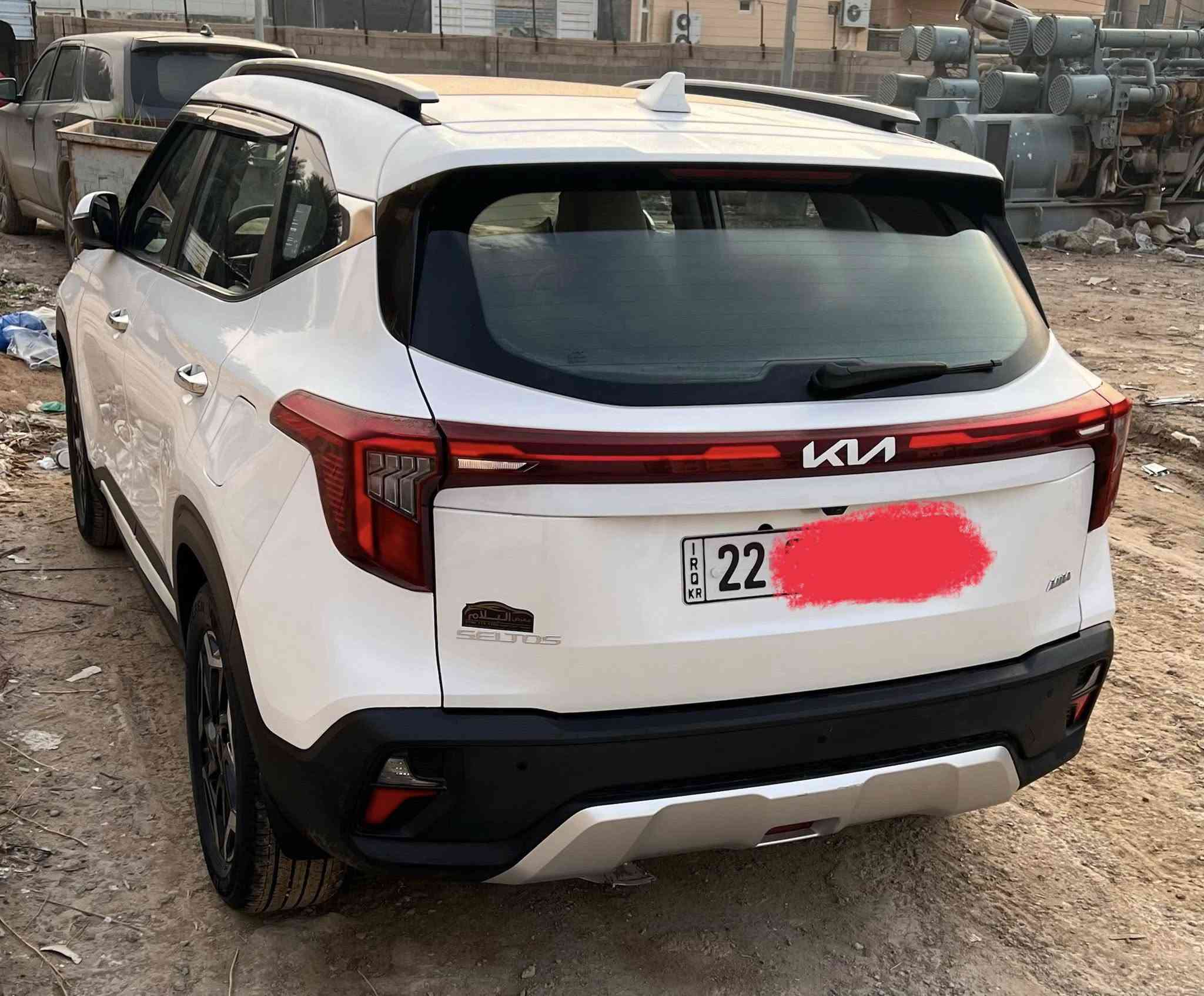 كيا سليتوس 2024 رقم اربيل
فول مواصفات ماشية 27،225 كم 
بيها فقط دحجه مال ستوته قرب اللايت الايسر كما موضح بالصوره
السعر 175 قفل
للاتصال على الهاتف ***********
