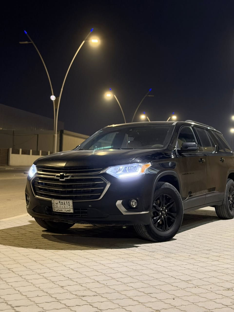 السلام عليكم مرخصة الادمن ترافرس ٢٠٢٢ فئة LS وارد امريكي رقم بصره حادثهة بجم بدون ايرباك السيارة بسمي سنويه جديده ماشيه ١٤٥ الف كيلو سياره نضيفه ما ناقصها شي رايدهة ٢٤٠ وبيهة مجال  *********** رقمي بي واتساب
