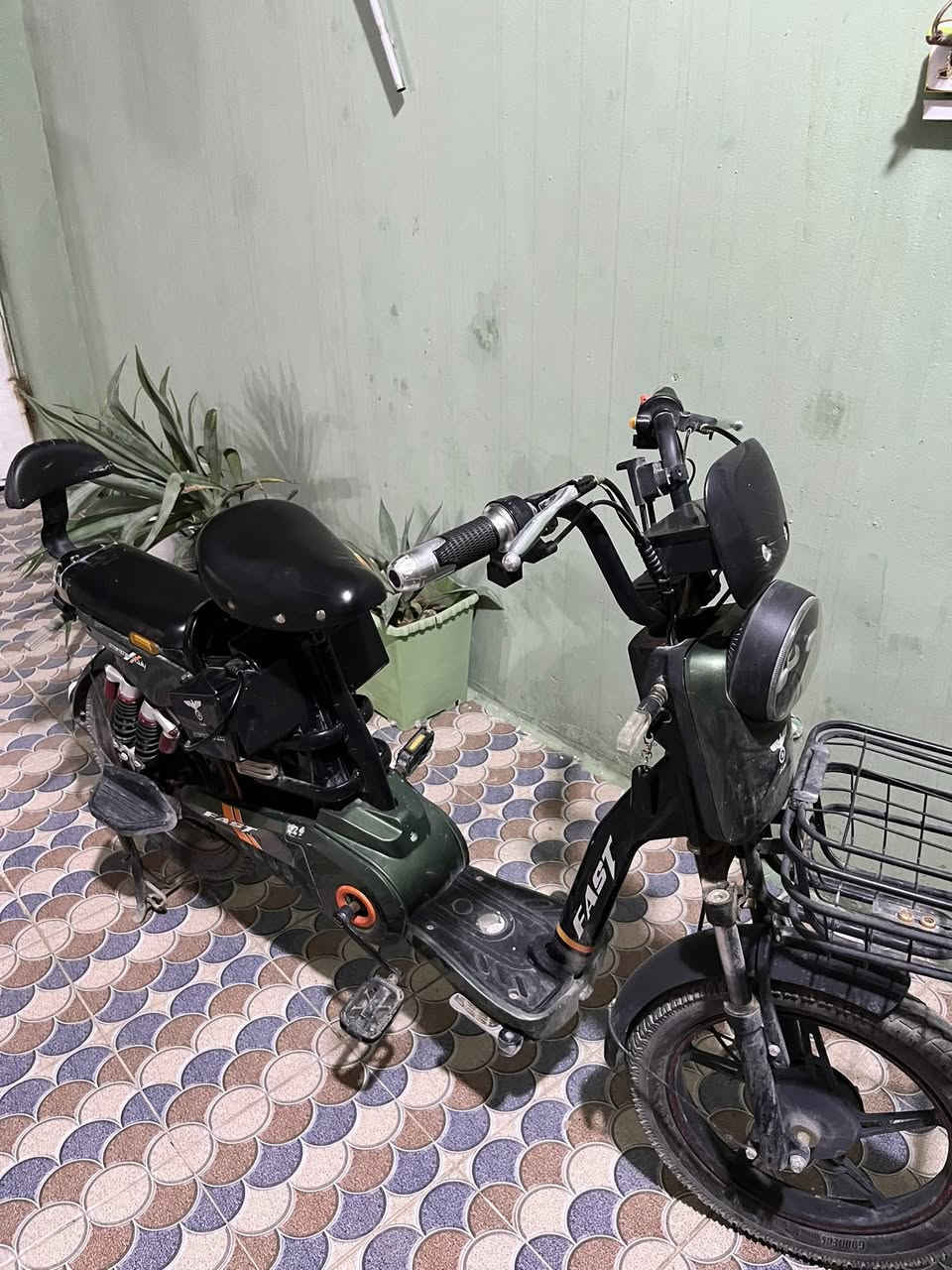 شحن للبيع موديل 24  يمشي 85 باسكل كامل مكمل 4 بطاريات نضيف فول آخو جديد متوازي عليه 280 بي مجال للطيبين خاص مفتوح متشتري لا تعبني


**إذا كنت صاحب هذا الإعلان وتريد حذفه لأي سبب، رجاءا أرسل رسالة إلى الدعم الفني**