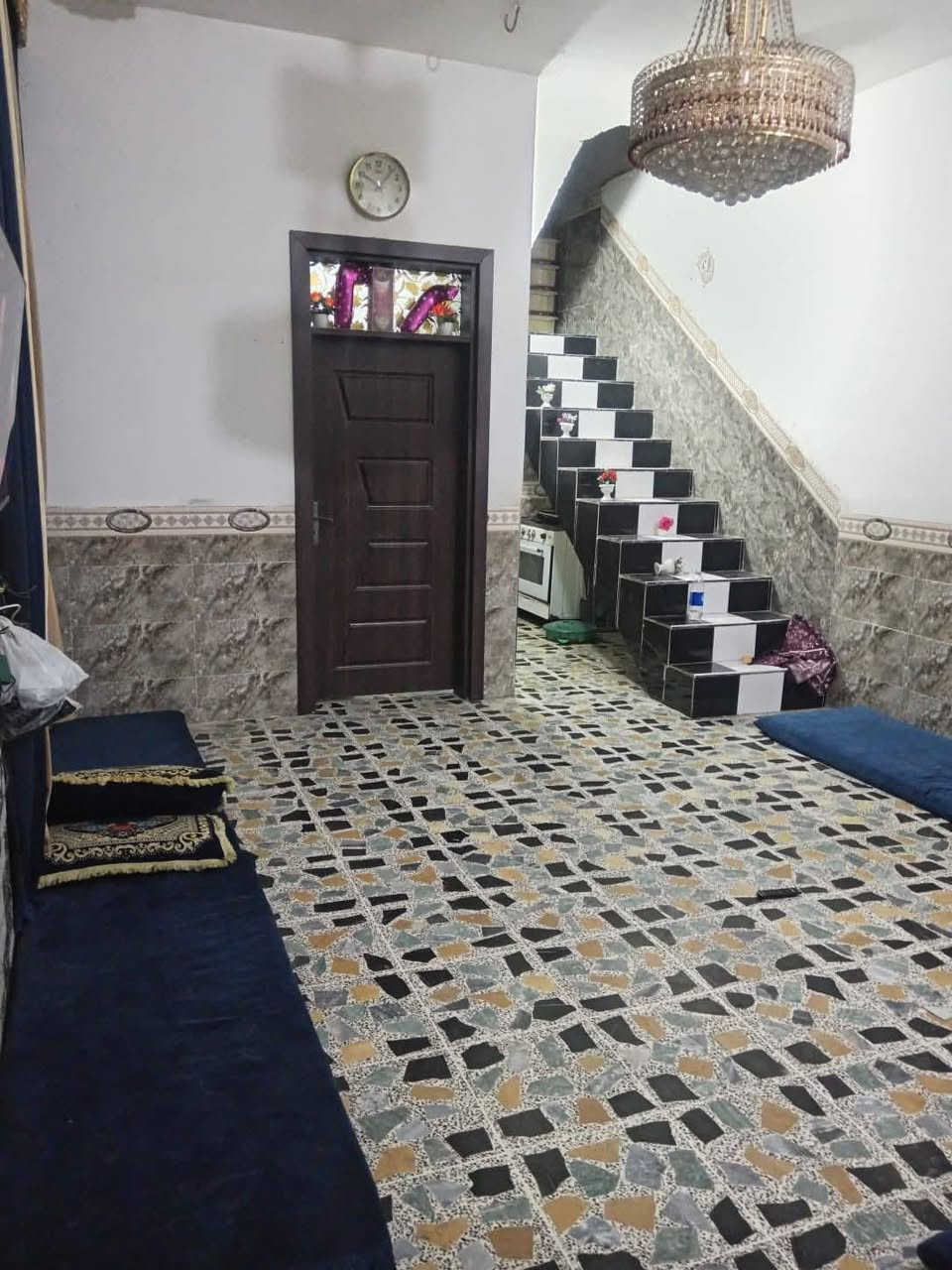مشتمل طابق واحد للبيع مساحة ١٢٥ م شارع ١٠ م بناء طابوق الأرضية كاشي الموقع حي الشهداء ب ٢٢ خلف عمارة الجنابي السعر ٦٣ وقابل للتفاوض
للاستفسار الاتصال على الأرقام التالية
***********
***********

