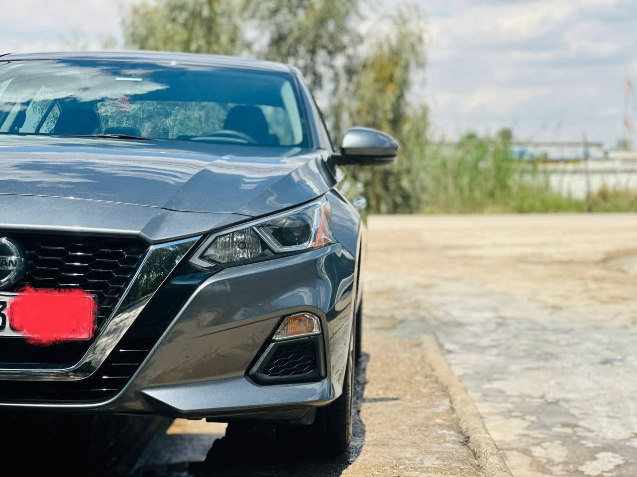 السلام عليكم من رخصة الأدمن للبيع نيسان التيما استلام شركه ميلانو موديل 2019 مكفوله كفاله عامه حتى من الرصعه  ماشيه ٥٢ وحتى تايرات الشركه جواه برجستن وأرضيات الشركه بعده بجيس وبجنطه موجودات مكان السياره ديالى الخالص 
***********
