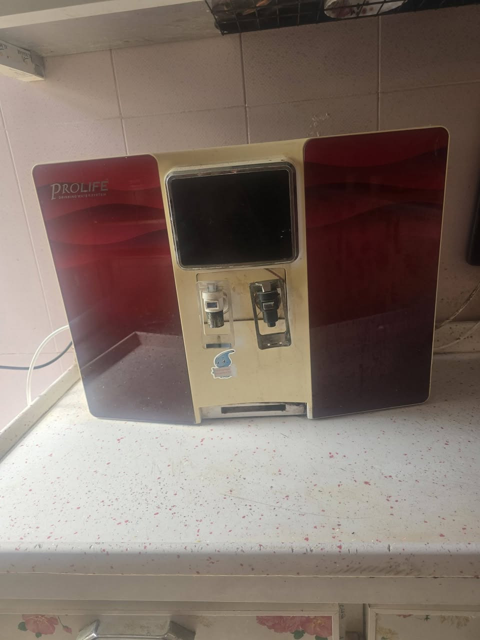 سلام عليكم 
ثلاجة شغالةونضيفة عايزة غاز فقط
فلتر ماء نقصة بس ماطور يتبدل ١٥ الف 
قيم بما يرضي الله
***********
