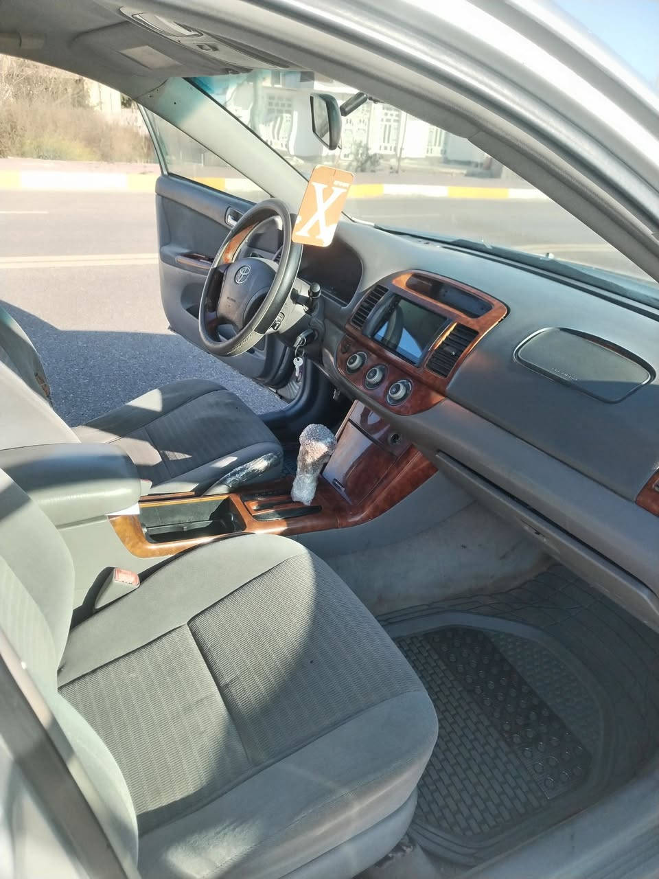 السلام عليكم كامري ٢٠٠٦ رقم بغداد بيها جاملغ خلفي ومرشوشه عام للجماليه محرك ٢٤٠٠ سياره كير محرك تبريد بشرط السياره بيها كامره حساس خلفي وشاشه بس الشاشه واكف للمس مالها السياره منزلك صور وفيديو موضح بي كلشي لا تخابرني تكلي شبيها مابيها سعرها ٨٠ ورقه ومجال بسيط جدا ***********
