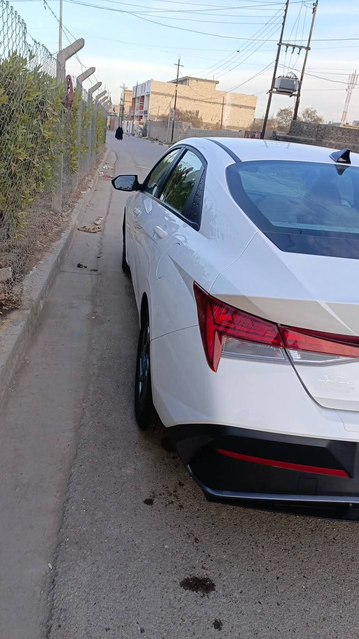 السلام عليكم النتر موديل 2024 دخول جديد رقم جديد كامله مكمله بسمي تحويل ثاني يوم هايبرد بانزين ماشيه 22 الف فول مواصفات عدا الفتحه سايد بريك كهرباء كامرات الحادث مرفق بالصور السعر 167 وبيها مجال *********** العنوان بغداد
