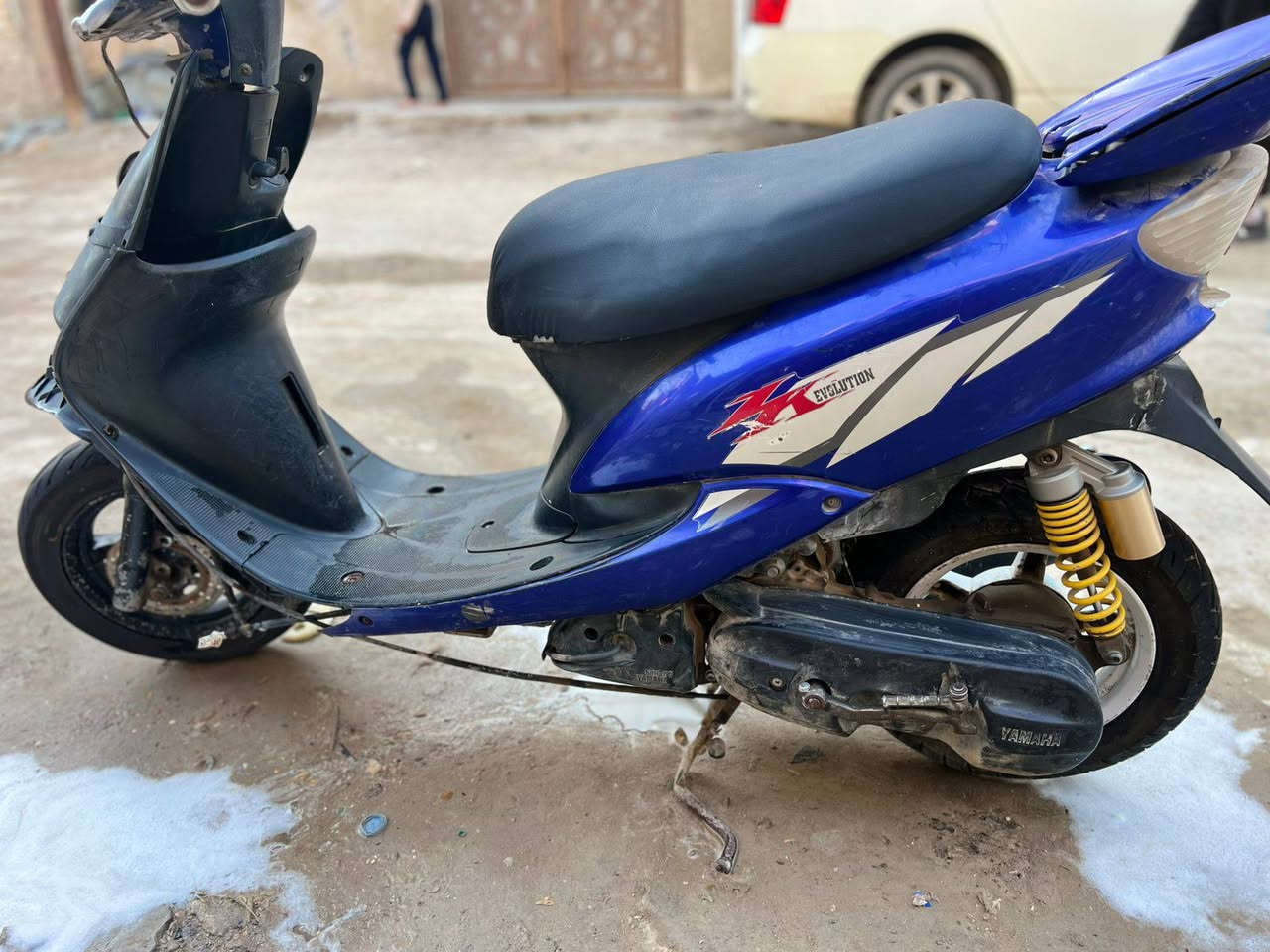 السلام عليكم ورحمة الله 
دراجه عصفوريه سبايزر للبيع كابريتر اصلي 
شغاله سلف وهندر كفرات اصليه حته الترايش اصليه 
كفرات كامله 
السعر 140الف
العنوان الشعب 
***********
