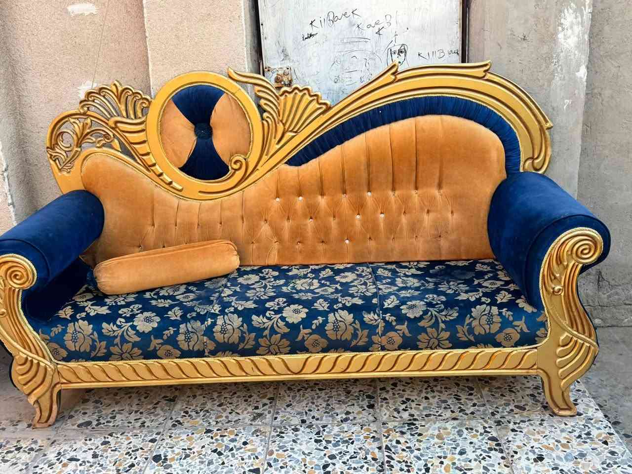 10مقاعد نظيف 250وبي مجال قليل
***********
