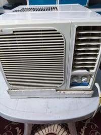 مكيف ابو الطن للبيع نظيف جدا مستخدم قليل يفيد للمساحات الصغيرة رايدة ب...
