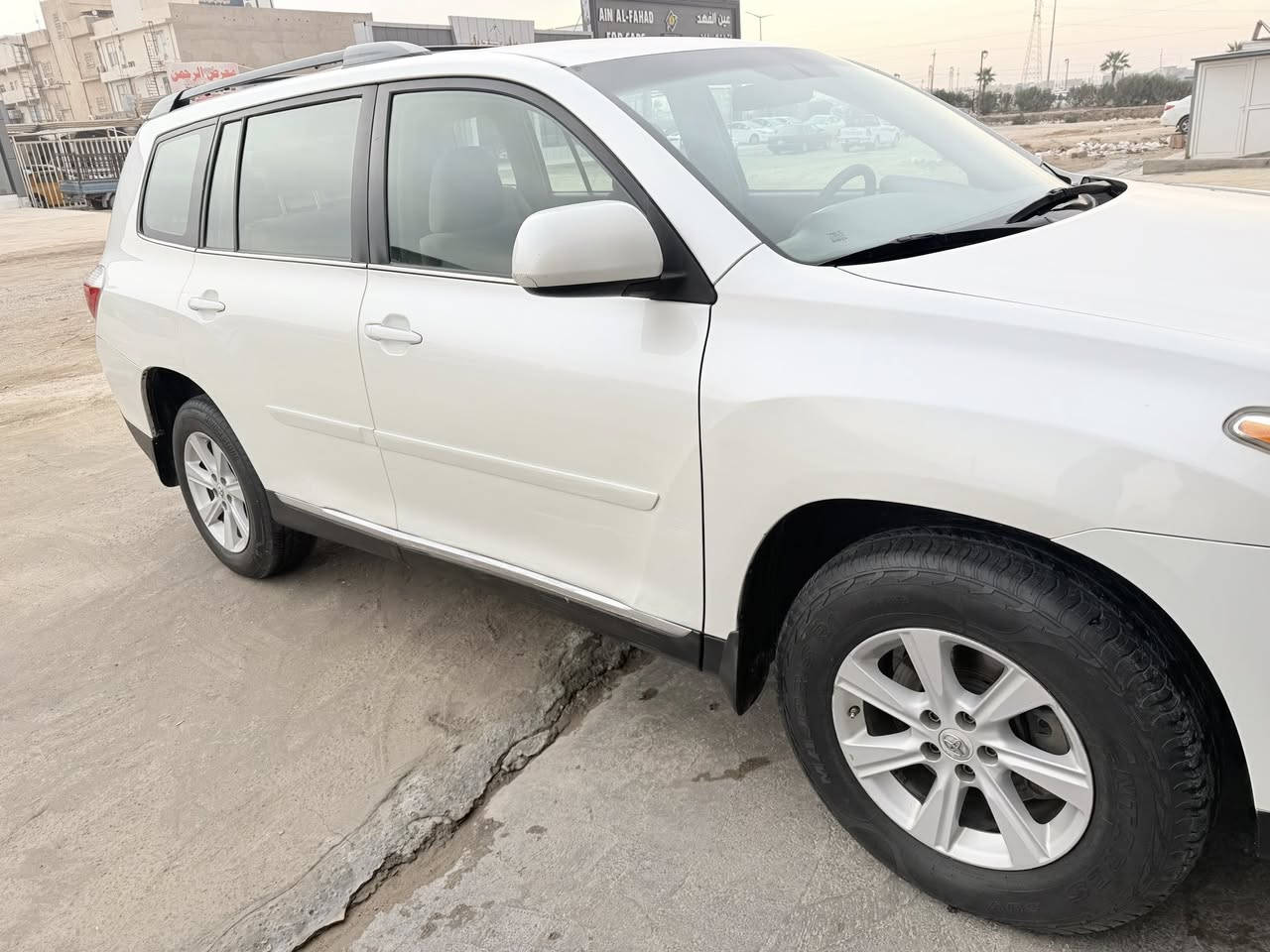 هايلندر 2012امريكي 6سلندر
فئة LE بيها صبغ الجاملغ الخلفي 

وبارد اثر شخط بي البابين جهة اليمين

السياره نظيفه وكاعده رقم اربيل

مكاني تكريت 

للتواصل***********
