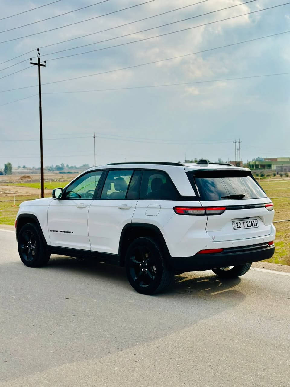 السلام عليكم للبيع جيبjeeb2023
رقم اربيل دولي 

🌍 الوارد:امريكي كلين بدون ضرر

ماشيه 46

👥 عدد المقاعد: 5راكب

🔧 المواصفات الفنية

1-محرك V6 سعة 3.6 لتر

2-ناقل حركة أوتوماتيك 8 سرعات

‎🚦 أنظمة القيادة والذكاء

✔ قيادة شبه ذاتية

✔ تثبيت سرعة ذكي (Adaptive Cruise Control)

✔ تحديد المسار

✔ تحذير الخروج عن المسار + تصحيح تلقائي

🛡️ السلامة والمساعدة

✔ كاميرات 360 درجة

✔ حساسات أمامية + خلفية + جانبية

✔ مراقبة النقطة العمياء

✔ فرامل تلقائية للطوارئ

✔ مساعد الركن الأوتوماتيكي

🛋️ الداخلية والفخامة

✨ تدفئة وتبريد للمقاعد الأمامية والخلفية

✨ تدفئة المقود

✨ إنارة محيطية داخلية متعددة الألوان

✨ مراية وسطية كاميرا رقمية

✨ مرايا جانبية ووسطية تعتيم أوتوماتيك

📱 التقنيات

🔑 دخول ذكي

🚀 تشغيل عن بعد

🖐️ بصمات أبواب (5 بصمات)

📺 شاشة وسطية كبيرة Uconnect

🎵 نظام صوت فاخر McIntosh

📱 Apple CarPlay & Android Auto

📶 Wi-Fi / Bluetooth / USB

🎨 الخارجية

🤍 لون السيارة: أبيض

🔆 إضاءة LED كاملة

#السعر315$

#للستفسار***********
