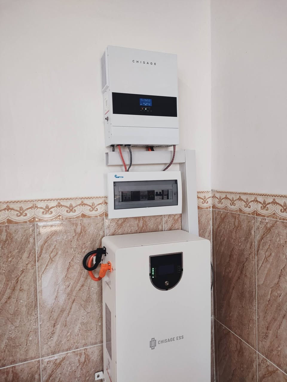 المنظومة الثانية
📍خانقين_منطقة الاخوة
تم تنصيب طاقة شمسية (شركة شيساج)
بقدرة 14امبير نهاري☀️ 10امبير ليلي🌖

تتكون المنظومة من انفيرتر بقدرة5 kw✅
وبطارية بقدرة 10 kw✅+بورد سيطرة متكامل✅
مع هيكل حديد مغلون لالواح شركة لونجي عدد7 ✅

ضمان البطارية 5سنوات حقيقية✅✅
ضمان الانفيرتر 2سنوات حقيقية ✅✅

للتواصل :
*********** المهندس صالح الحربي
*********** محمد صالح الحربي
