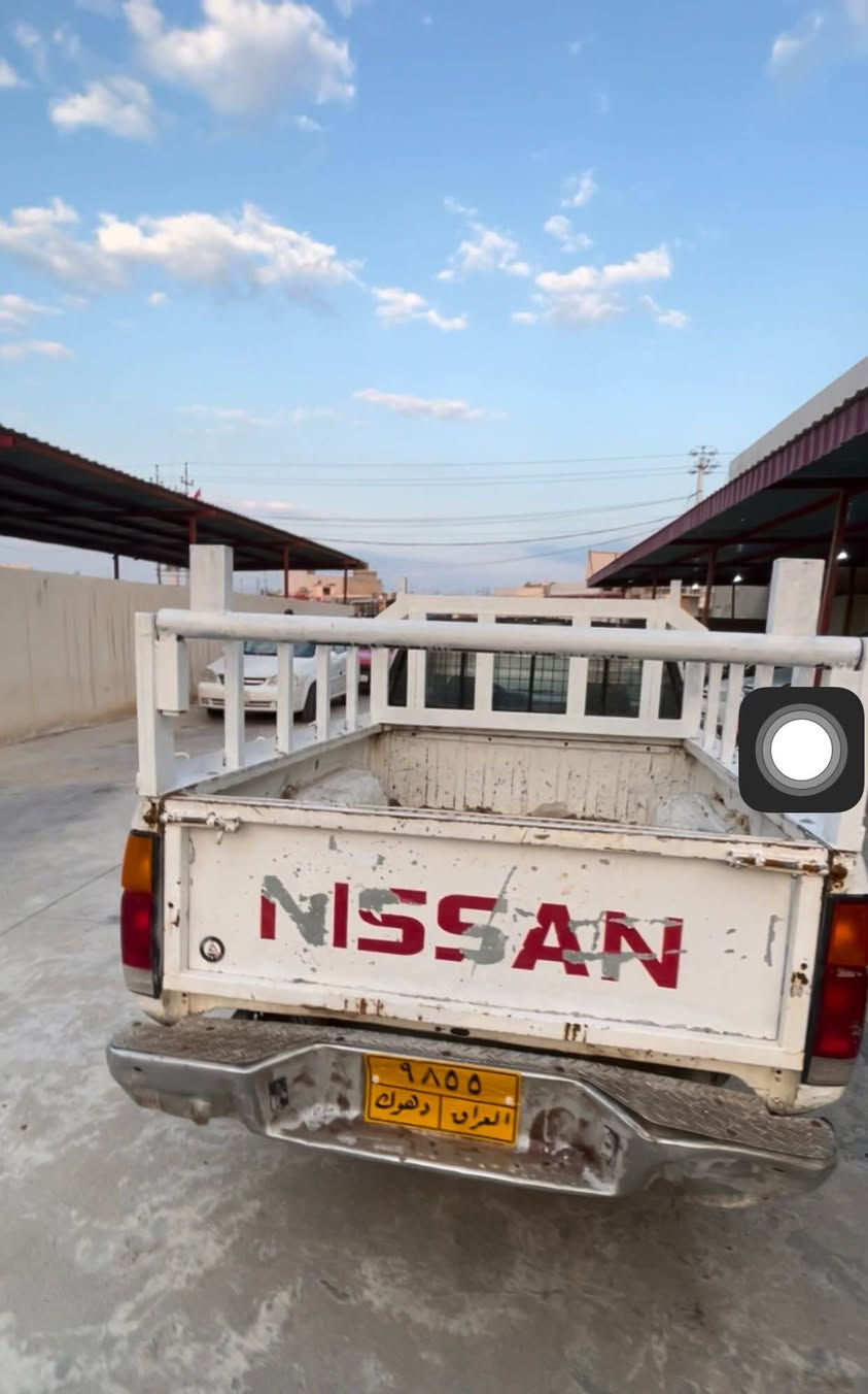 نیسان 1993 سعر 25 ومجال
تحویل وکالە خرامە ب شەرت
بی دەعم و لیدان و سبخ
3 ورقە خرامە ل سعر دیت خوار
تەخم تایر گیر مکین ب شەرتن
شوین روڤیا/*********** اكر, نينوى
