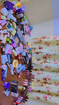 كوزمتك بالبيت • خدمات تجميل • قرب جامع الصادقين