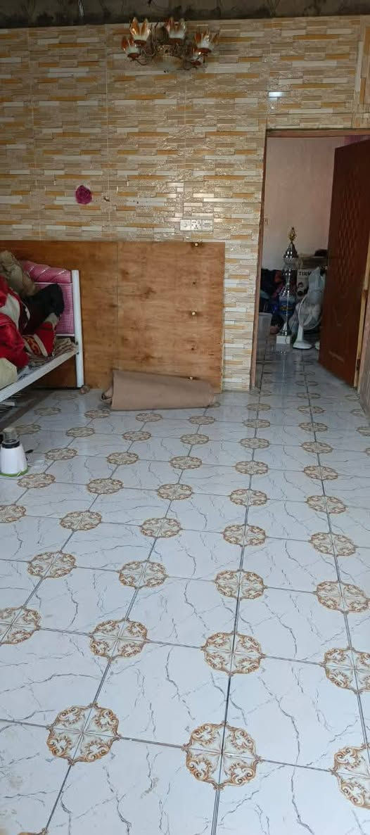 سلام عليكم ورحمة الله وبركاتة  بيت الايجار مقابل حي ميسان شارع سكلة الكرعاوي جوه البيت 100متر طابقين يتكون البيت من غرفة وصالة وستقبال مطبخ الطابق الثاني غرفة وصالة وصحيات خارجية وادخلية رقمي وات ساب ‏‪***********‬‏ الرقم التاني ***********
