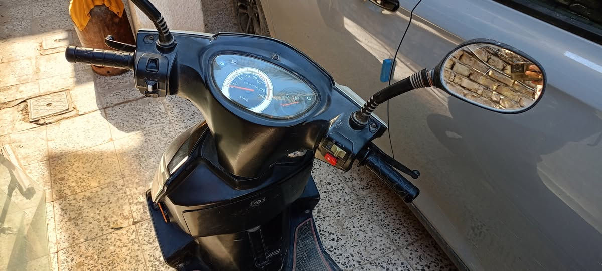 السلام عليكم 👋
دراجه سكنس نضيفه 100/99👍
الدراجه خير من الله شلعه ومعدل 
الدراجه مابيه اي نقص وقويه 
كهربائيات شغاله من سلف واشاير 
العنوان/ ديالى بعقوبه خريسان
السعر/425وبيه مجال للطيبين 
الرقم/***********
