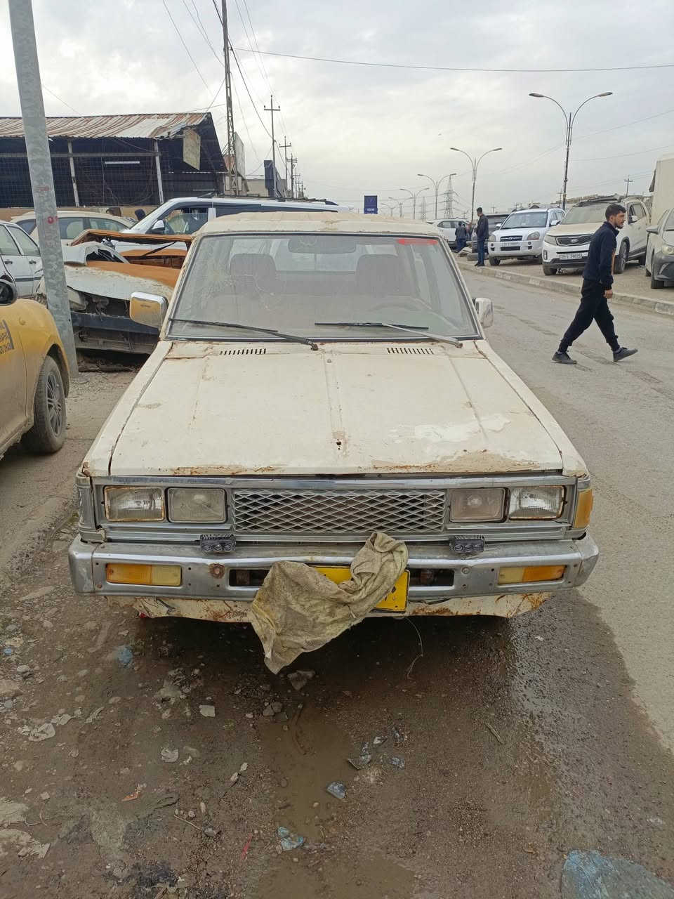 السلام عليكم ورحمه الله ،،،
بيك اب ، دبل قماره ،،، ابيض 1980
رقم قديم ،،، شرط التحويل من الشرعي
السيارة شغاله ،،، محرك وكير اصلي 
اطارات الامامي جدد ،،، الاطارات خلفي نص عمر
كوبون بنزين ،،، 
العنوان ،، موصل معرض الغدير سايدين البراوي 
تلفون ،،، *********** ،،،،
السعر ,,,,12,,,,
