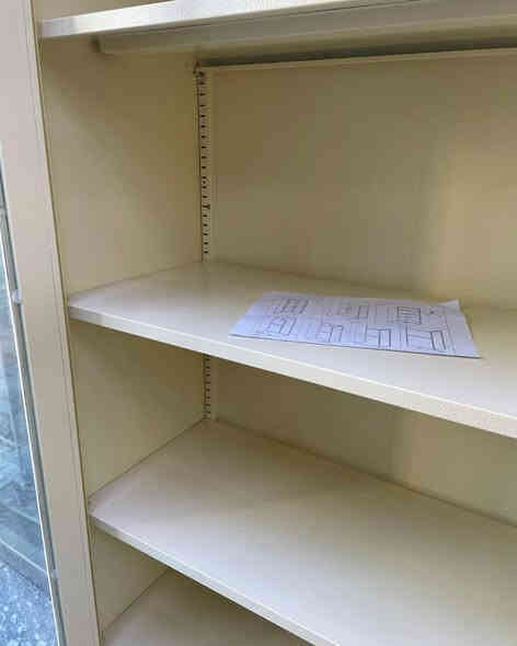 دولاب جام ⭐️بقسط 15 شهرياً فقط!⭐️
الطول 180 سم
العرض 80 سم
ارتفاع بين الخانات 35 سم
📍 أماكن تواجدنا:
✅ الفرع الأول: الشالجية – قرب دائرة السكك – مجاور هايبر حسين كامل
✅ الفرع الثاني: بغداد – الكرادة – شارع المسبح مقابل قرية دجلة

📅 أوقات الدوام:
🕙 من 10 صباحًا حتى 11 مساءً
(عدا الجمعة: عطلة الجمعية )

📞 للطلب والاستفسار:
📌 قسم المبيعات: ***********
📌 للاستفسارات: *********** – *********** – ***********

✨ زورونا أو تواصلوا معنا عبر صفحتنا للحصول على أفضل العروض! ✨
